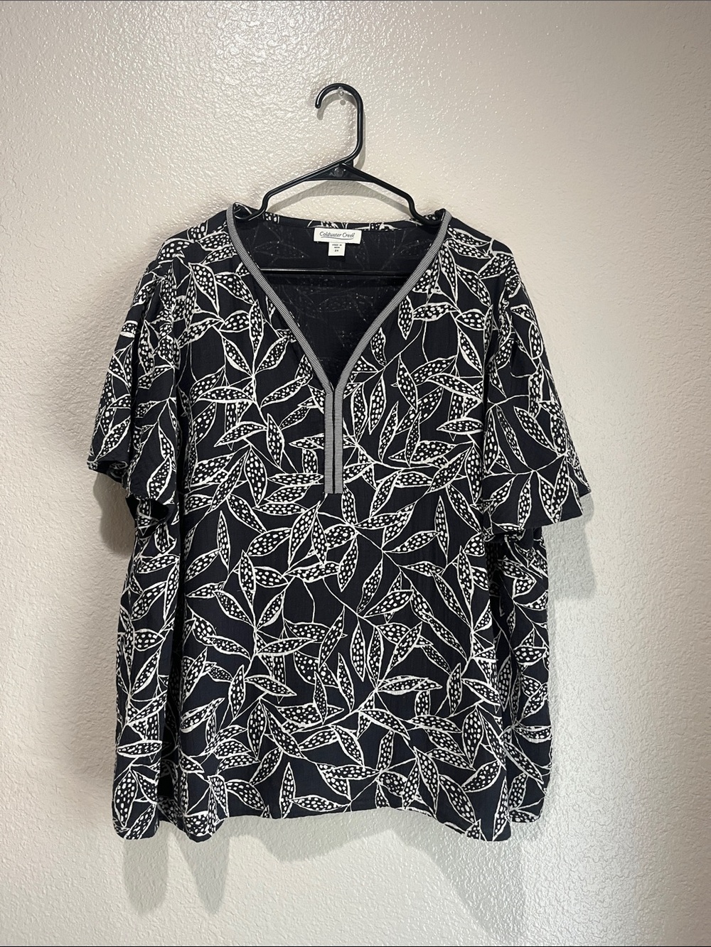 Coldwater Creek Black & White Leaf-Print Short Sleeve V-Neck Top Sz 2X